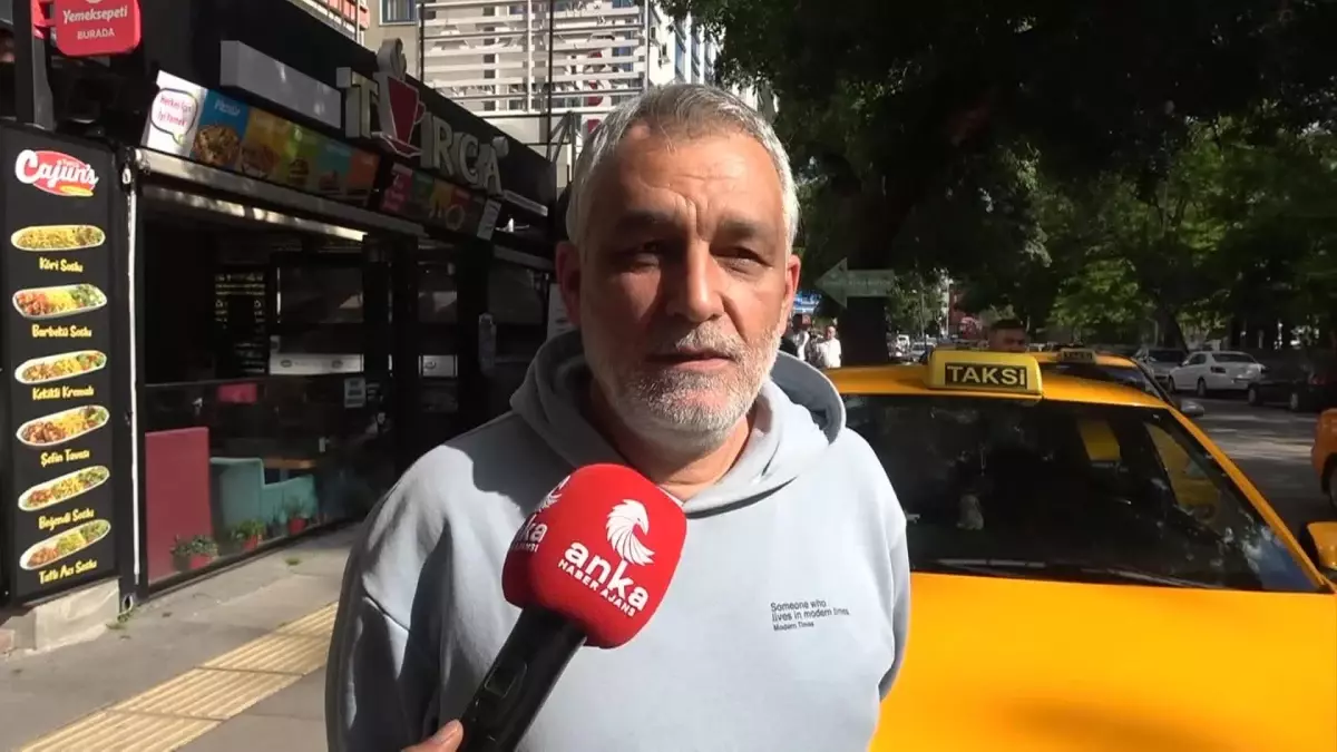 Taksici Mehmet Karar: 'Hükümetin Değişmesi Lazım. Taze Kan Lazım Ülkeye'
