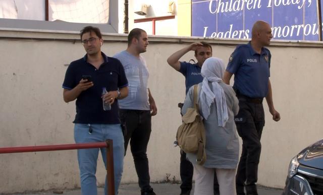 Beylikdüzü'nde silahlı banka soygunu: 80 bin dolar çalıp kaçtılar Beylikdüzü'nde silahlı banka soygunu: 80 bin dolar çalıp kaçtılar