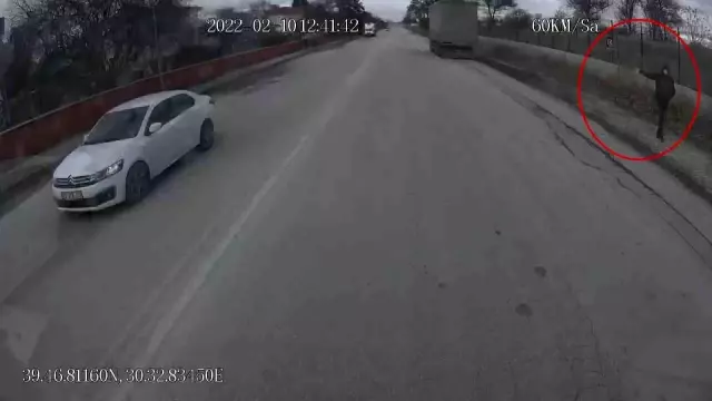 'Duraktan almama' tartışması, otobüs şoförlerinin linç girişimiyle sonuçlandı 'Duraktan almama' tartışması, otobüs şoförlerinin linç girişimiyle sonuçlandı