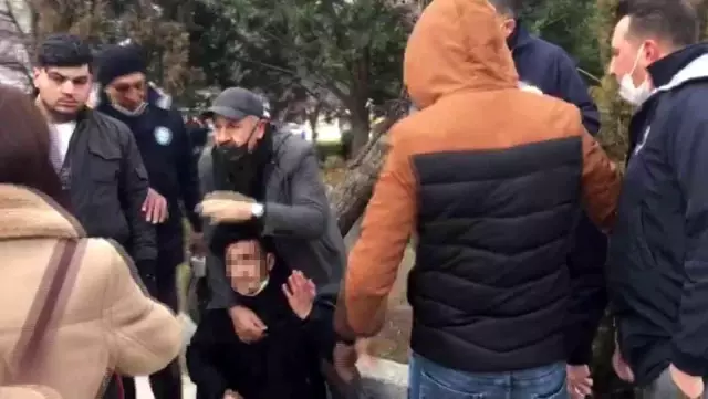 'Duraktan almama' tartışması, otobüs şoförlerinin linç girişimiyle sonuçlandı 'Duraktan almama' tartışması, otobüs şoförlerinin linç girişimiyle sonuçlandı