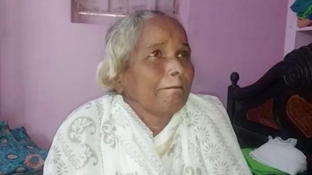 Mezarlığa gidip karısını elleriyle toprağa gömdü, eve gidince canlı görünce besmele çekti