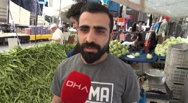 Sokak ortasında eşi tarafından dövülen kadını, pazarcı esnafı kurtardı Sokak ortasında eşi tarafından dövülen kadını, pazarcı esnafı kurtardı