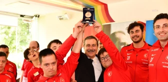 Tepebaşı Belediye Başkanı Ataç, Down Sendromlular Basketbol Milli Takımı ile Buluştu