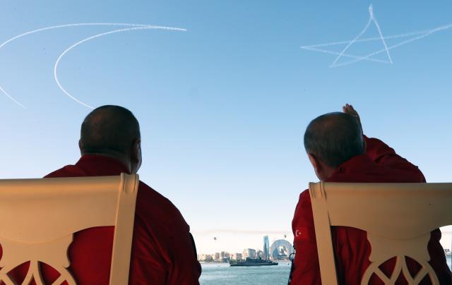 Azerbaycan semalarında büyüleyen gösteri! Erdoğan ve Aliyev birlikte izledi Azerbaycan semalarında büyüleyen gösteri! Erdoğan ve Aliyev birlikte izledi