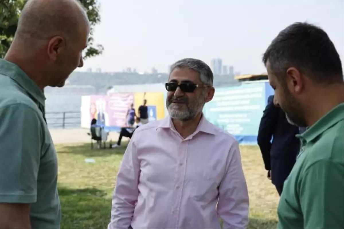 Sokağa inip vatandaşın derdini dinleyen Bakan Nebati: Gerekli adımları atacağız