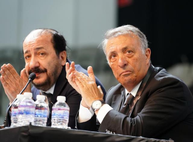 Beşiktaş'ta Ahmet Nur Çebi ve yönetimi ibra edildi Beşiktaş'ta Ahmet Nur Çebi ve yönetimi ibra edildi