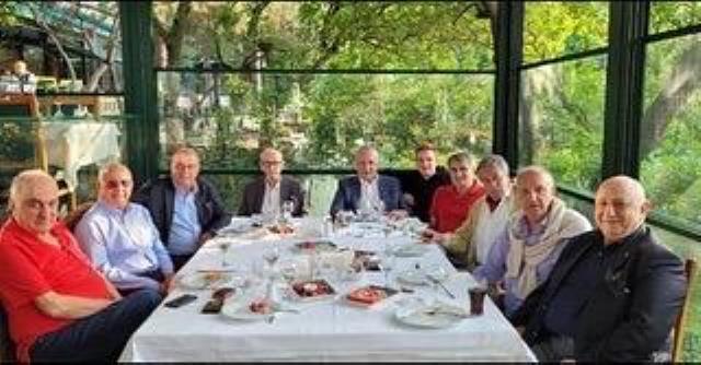 Fatih Terim ve Şenol Güneş, Trabzonluların mekanında buluştu! Masadaki diğer isimler daha bomba Fatih Terim ve Şenol Güneş, Trabzonluların mekanında buluştu! Masadaki diğer isimler daha bomba