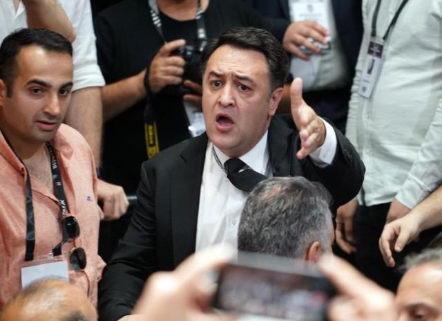 SPOR Beşiktaş Kulübü mali genel kurulunda kavga SPOR Beşiktaş Kulübü mali genel kurulunda kavga