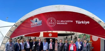 Milli Eğitim Bakanı Özer, TEKNOFEST'te MEB'in standını ziyaret etti