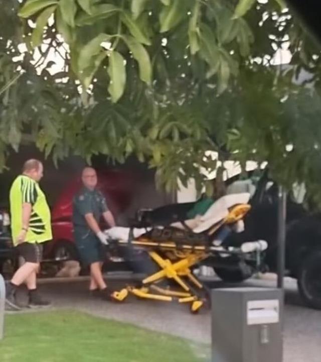 Dünyanın en ölümcül yılanı sıcaklara dayanamayıp yuvasından çıktı! Tüm zehrini ilk gördüğü kişiye akıttı Dünyanın en ölümcül yılanı sıcaklara dayanamayıp yuvasından çıktı! Tüm zehrini ilk gördüğü kişiye akıttı