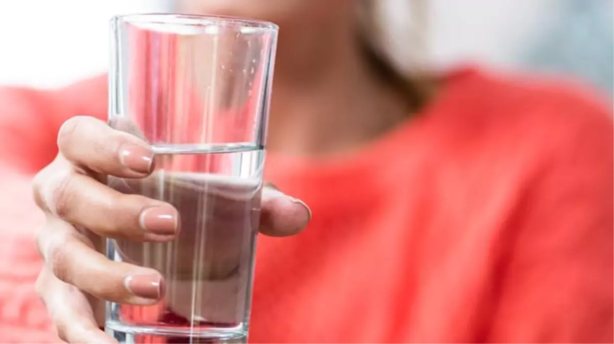 Tanıştığı kadının ikram ettiği suyu içince bayılan iş insanına çıplak fotoğraflarıyla şantaj yaptılar