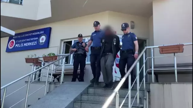 Bebek'te çırılçıplak bir şekilde bankta güneşlenen adamın akıl hastası olduğu ortaya çıktı Bebek'te çırılçıplak bir şekilde bankta güneşlenen adamın akıl hastası olduğu ortaya çıktı