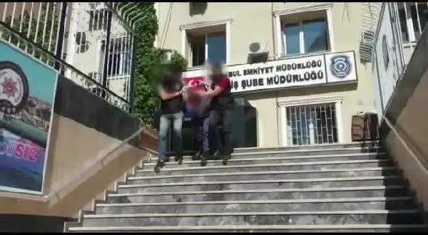 ESENYURT'TAKİ TACİZ ŞÜPHELİSİ TUTUKLANDI ESENYURT'TAKİ TACİZ ŞÜPHELİSİ TUTUKLANDI