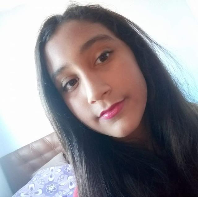 Lise öğrencisi 2 kız kayboldu, aile ve mahalle sakinleri jandarma önünde protesto gerçekleştirdi Lise öğrencisi 2 kız kayboldu, aile ve mahalle sakinleri jandarma önünde protesto gerçekleştirdi