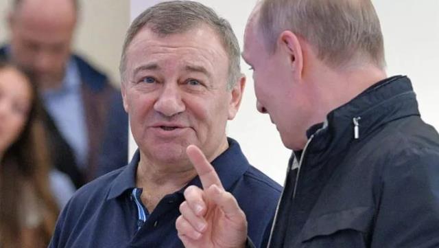 Putin'i iktidara getiren Kremlin Danışmanı Yumashev istifa etti Putin'i iktidara getiren Kremlin Danışmanı Yumashev istifa etti