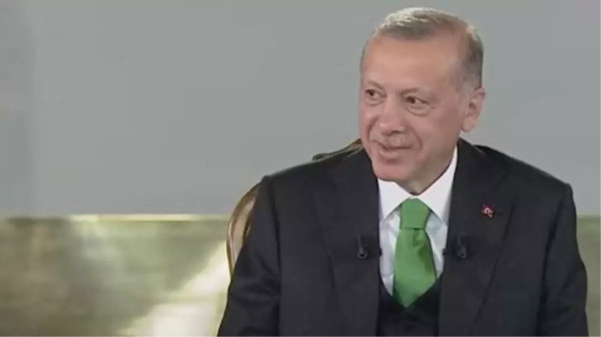 Gençlerle sohbet eden Cumhurbaşkanı Erdoğan, 'Maçtan geliyorum' diyerek attığı sayıyı söyledi, salondakiler şaşırdı