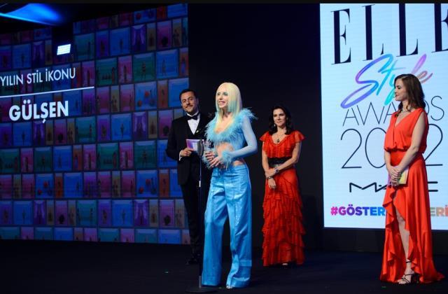 Ünlü isimlerin akın ettiği ELLE Style Awards 2022'de yılın enleri ödüllerini aldı