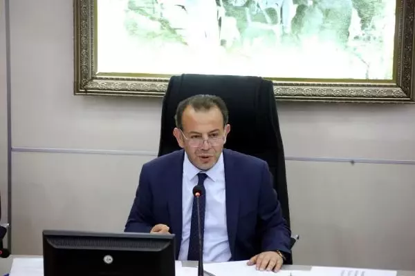 Kadın meclis üyesine yönelik sözleri tepki çeken Tanju Özcan kendini savundu: Olayın mağduru benim, özür bekliyorum