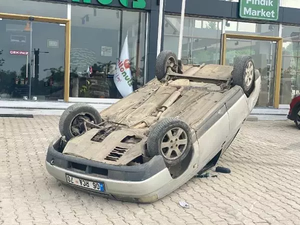 Sürücüye kızıp kepçe ile otomobile takla attıran operatör tutuklandı Sürücüye kızıp kepçe ile otomobile takla attıran operatör tutuklandı