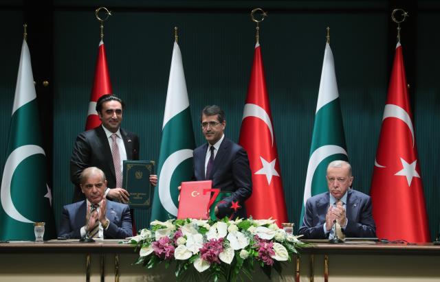 Türkiye-Pakistan arasında 7 anlaşma imzalandı