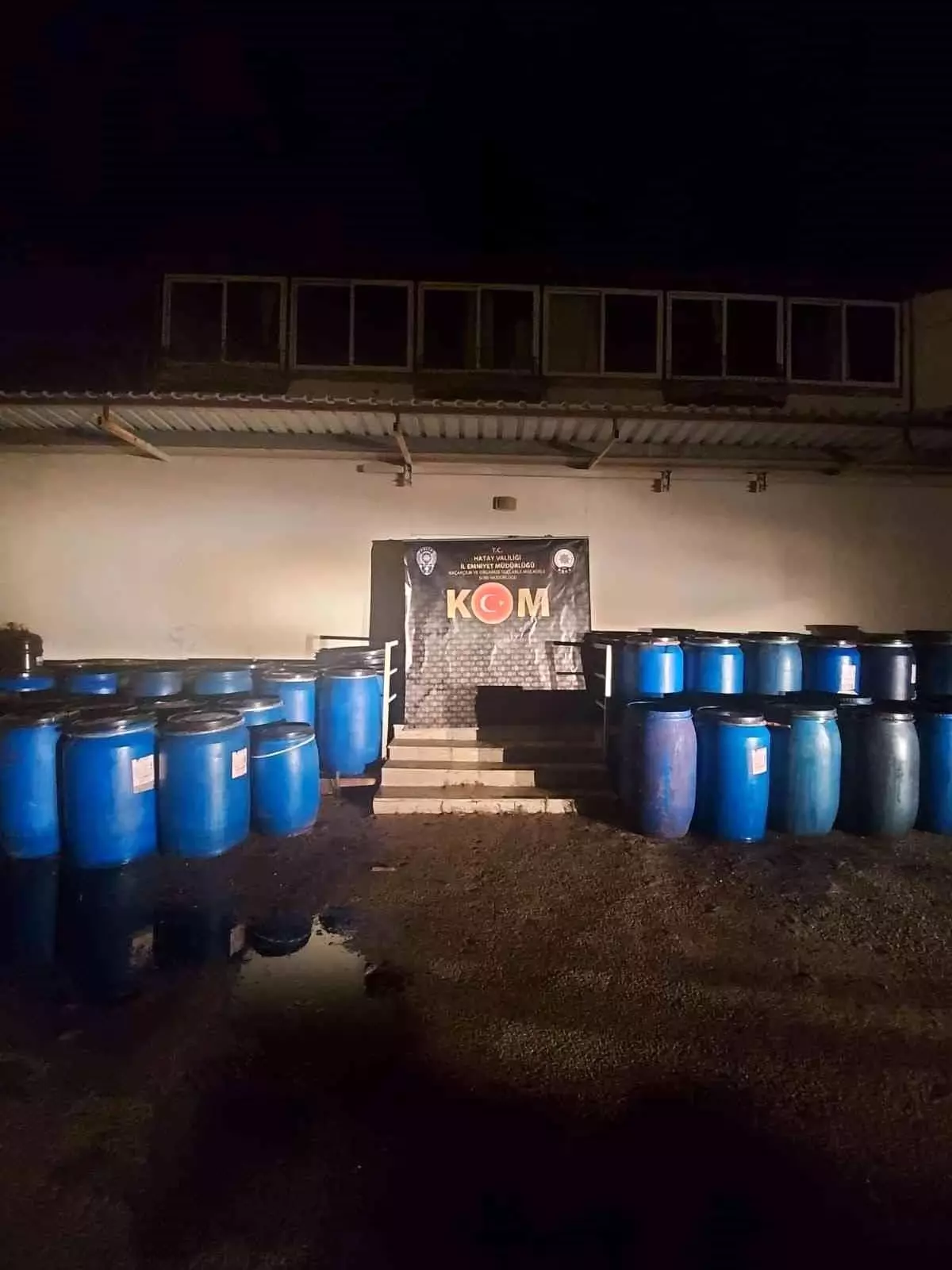Hatay'da 10 ton kaçak içki ele geçirildi
