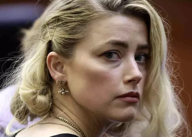 Hakaret davasını kaybeden Amber Heard, Johnny Deep'e 15 milyon dolar tazminat ödeyecek Hakaret davasını kaybeden Amber Heard, Johnny Deep'e 15 milyon dolar tazminat ödeyecek