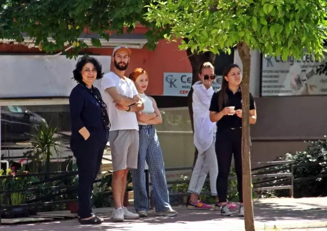 Boşaltılan bankada hırsızlık teşebbüsüne suçüstü : Şüpheli genç kadın gözyaşlarını tutamadı