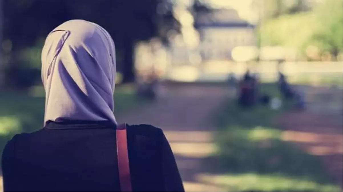 Fransa'da başörtülü kadını restoranına kabul etmeyen kişi mahkemede hesap verecek