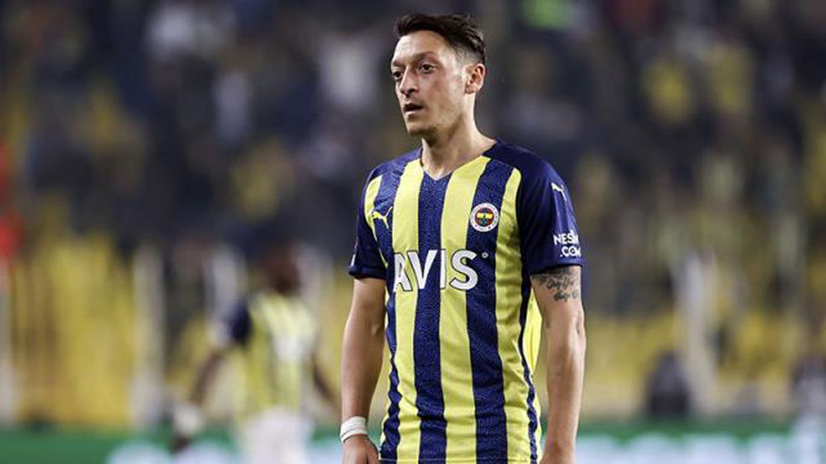 Mesut Özil neden kadro dışı kaldı? Fenerbahçe'de Mesut Özil neden oynamıyordu?