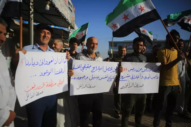 Cumhurbaşkanı Erdoğan'ın işaret ettiği Tel Rıfat'ta halk ayaklandı: YPG/PKK'ya karşı operasyon başlatın