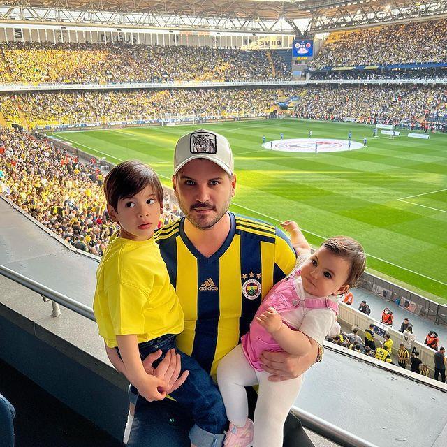 Tolgahan Sayışman, babasıyla ilgili soru karşısında gözyaşlarına boğuldu Tolgahan Sayışman, babasıyla ilgili soru karşısında gözyaşlarına boğuldu