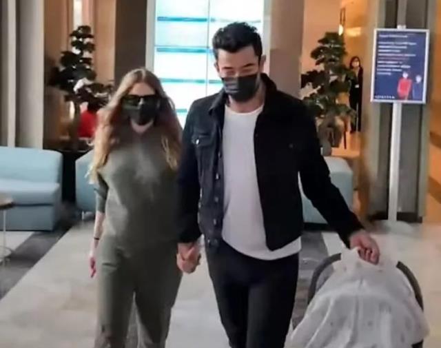 Kenan İmirzalıoğlu ve Sinem Kobal çiftinin yenidoğan bebekleri zatürre nedeniyle hastaneye kaldırıldı Kenan İmirzalıoğlu ve Sinem Kobal çiftinin yenidoğan bebekleri zatürre nedeniyle hastaneye kaldırıldı