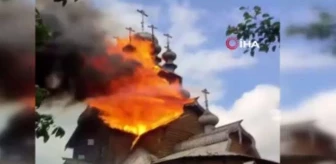 Rusya, Ukrayna'da tarihi manastırı bombaladı