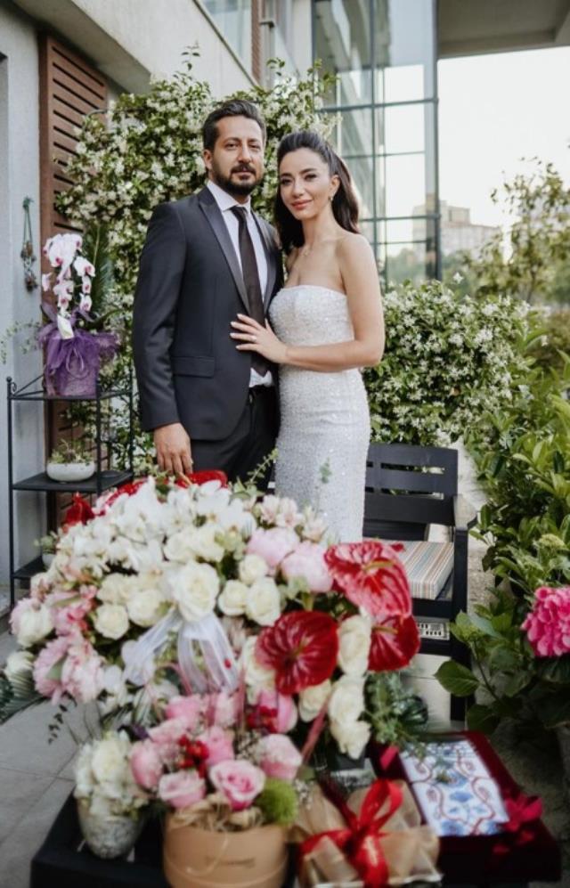 Şarkıcı Öykü Gürman, 3,5 yıldır aşk yaşadığı Fatih İçmeli ile nişanlandı