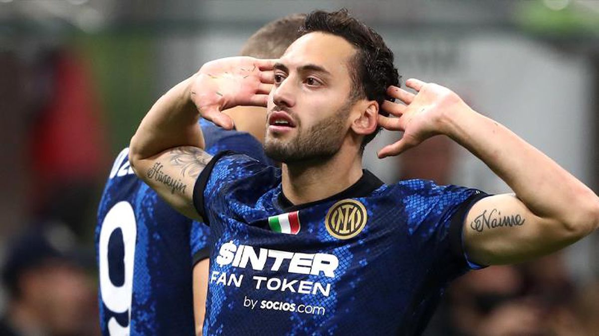 Herkesi şaşırtan sürpriz karar! Hakan Çalhanoğlu, Premier Lig devine imzayı atıyor
