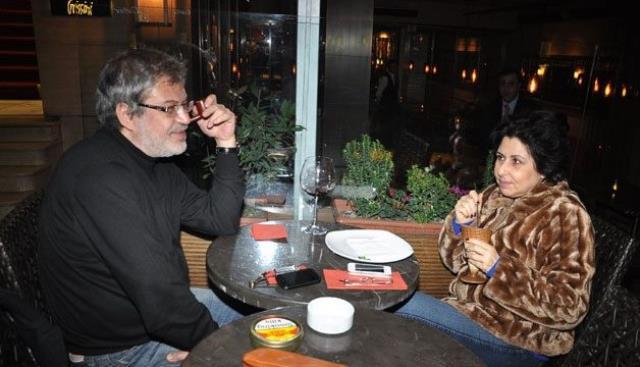 Nilüfer'i yıkan ölüm! Eski sevgilisi Latif Demirci'nin vefat haberini 'Çok üzgünüm' diyerek duyurdu Nilüfer'i yıkan ölüm! Eski sevgilisi Latif Demirci'nin vefat haberini 'Çok üzgünüm' diyerek duyurdu