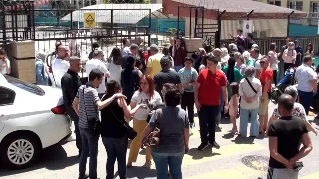 Sınavdan çıkan öğrenci heyecandan bayıldı