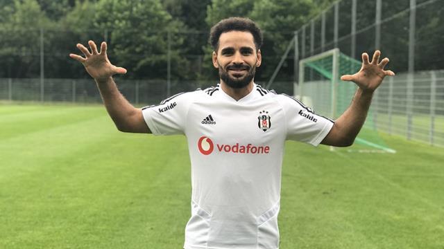 Tarihin en fiyasko transferiyle yolları ayırdı! Beşiktaşlı Douglas'ın yeni mesleği hayrete düşürdü