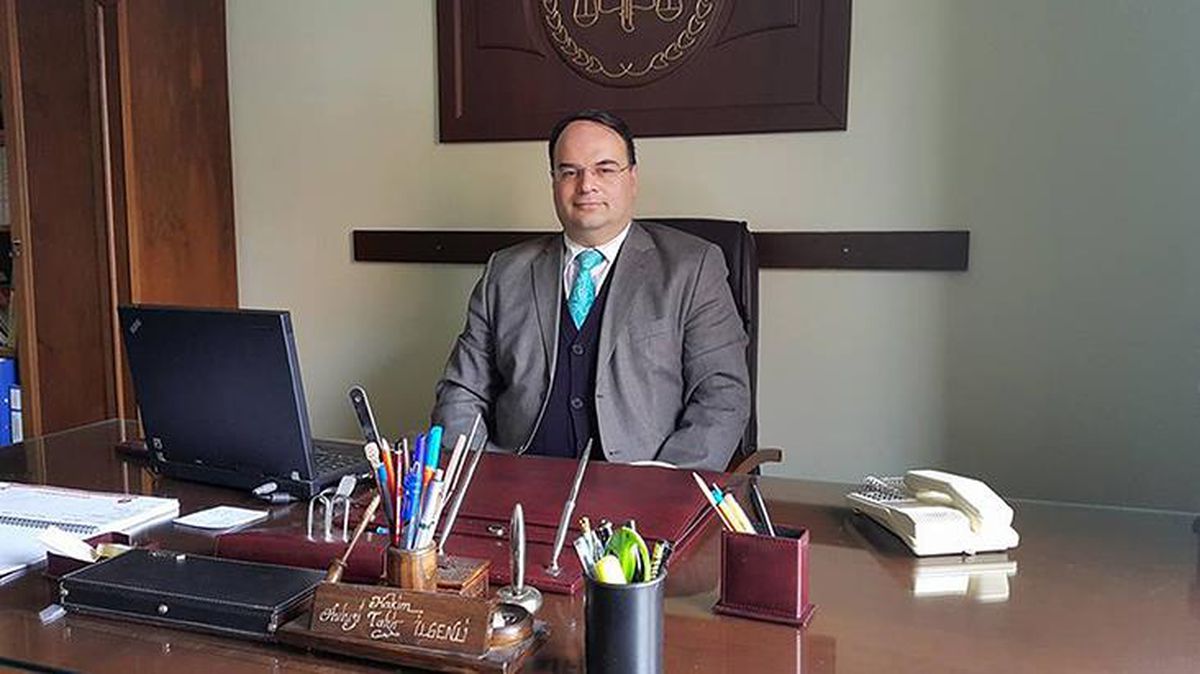 Odasında ölü bulunan hakimin kalp krizi sebebi ile hayatını kaybettiği belirlendi