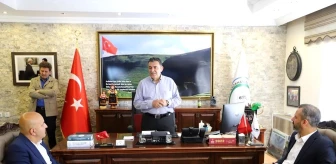 CHP'li vekiller, Ardahan Belediyesini ziyaret etti