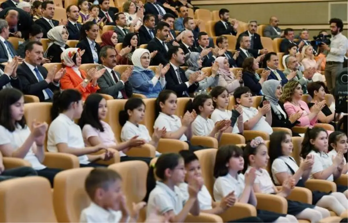 Emine Erdoğan Çevre Dostu 1000 Okul Projesi Ödül Töreni'nde konuştu (2)