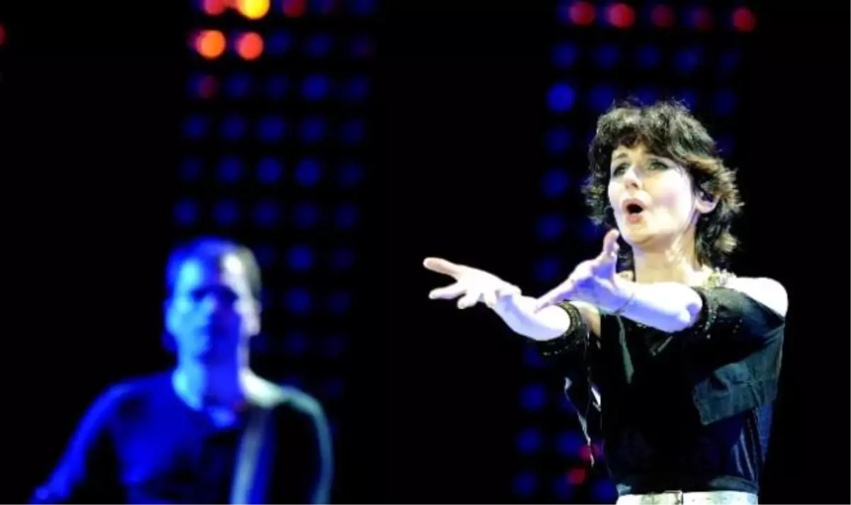 Emma Shapplin kimdir? Emma Shapplin kaç yaşında, nereli? Emma Shapplin şarkıları neler?