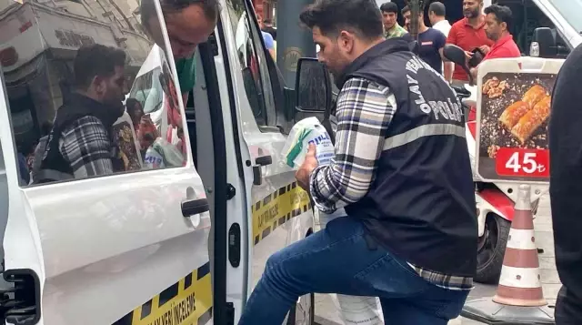 Kağıthane'de şüpheli çantanın içinden el bombası çıktı