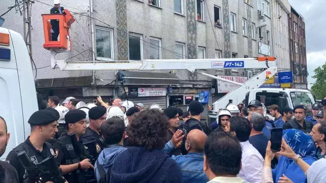 Beyoğlu'nda kentsel dönüşüm gerginliği! Evlerini tahliye etmeyenlerin elektrik, su ve doğalgazları kesildi