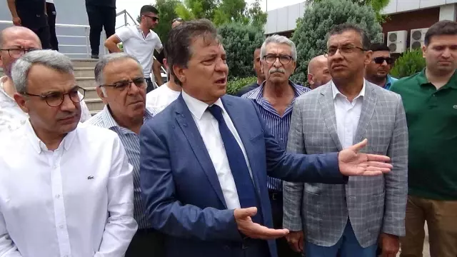 Makamında saldırıya uğrayan Edremit Belediye Başkanı'nın burnu kırıldı Makamında saldırıya uğrayan Edremit Belediye Başkanı'nın burnu kırıldı