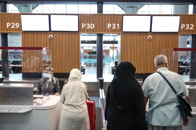 Hasret bitti! İlk hac kafilesi İstanbul Havalimanı'ndan gözyaşları ve dualarla uğurlandı