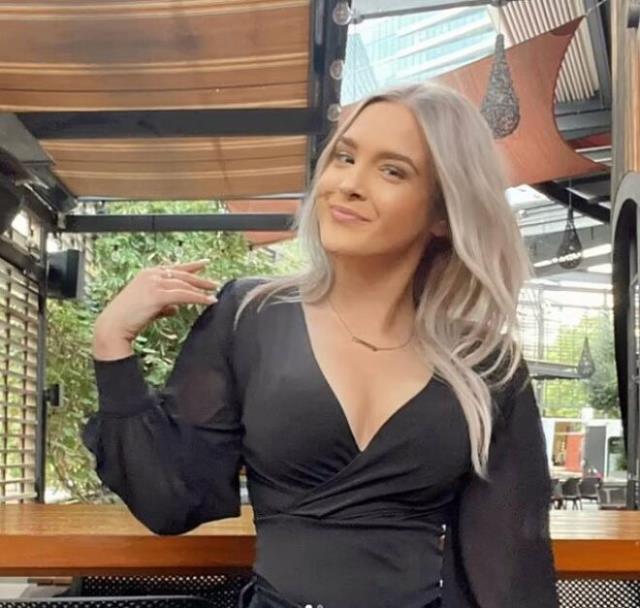 5 ay komada kaldı, uyandığında telefonuna gelen mesaj yüzünden dünyası başına yıkıldı