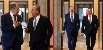 Bakan Çavuşoğlu ve Lavrov görüşmesine damga vuran anlar! Beden dilinde yarıştılar