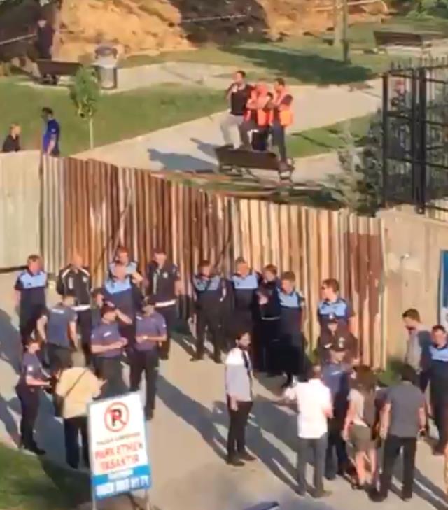 Çekmeköy'de vatandaşları ayağa kaldıran çalışma! İlçenin en büyük ikinci parkı yapılaşmaya açıldı Çekmeköy'de vatandaşları ayağa kaldıran çalışma! İlçenin en büyük ikinci parkı yapılaşmaya açıldı