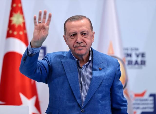 Erdoğan'dan vekillere: Dar gelirlilerin yaşadığı sıkıntının farkındayız, inkar edecek değiliz